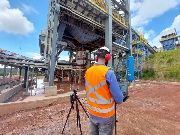 Figura 4: Coleta de dados de vibração por imagem. Fonte: Acervo Kot